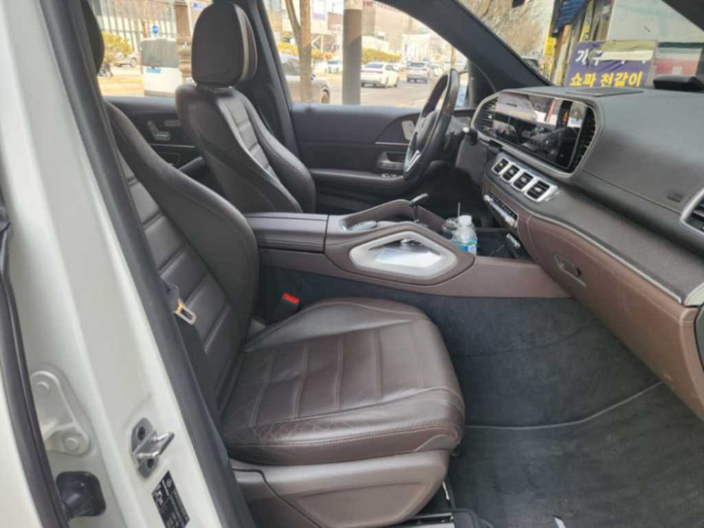 Mercedes Benz GLS Class - Vista 5