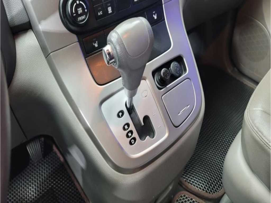 KIA Carnival - Vista 9