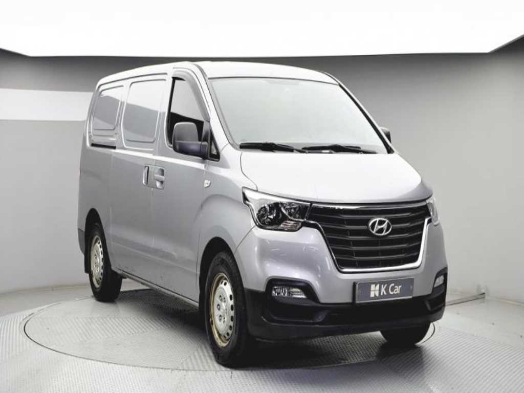 HYUNDAI Starex - Vista 2