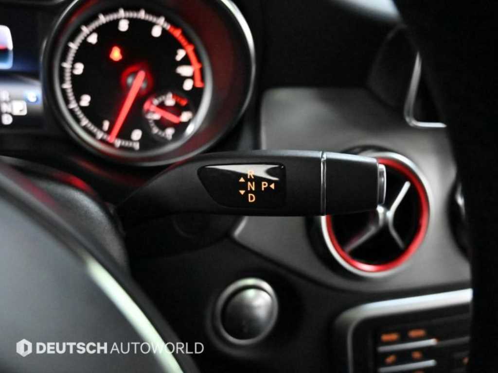 Mercedes Benz GLA Class - Vista 9