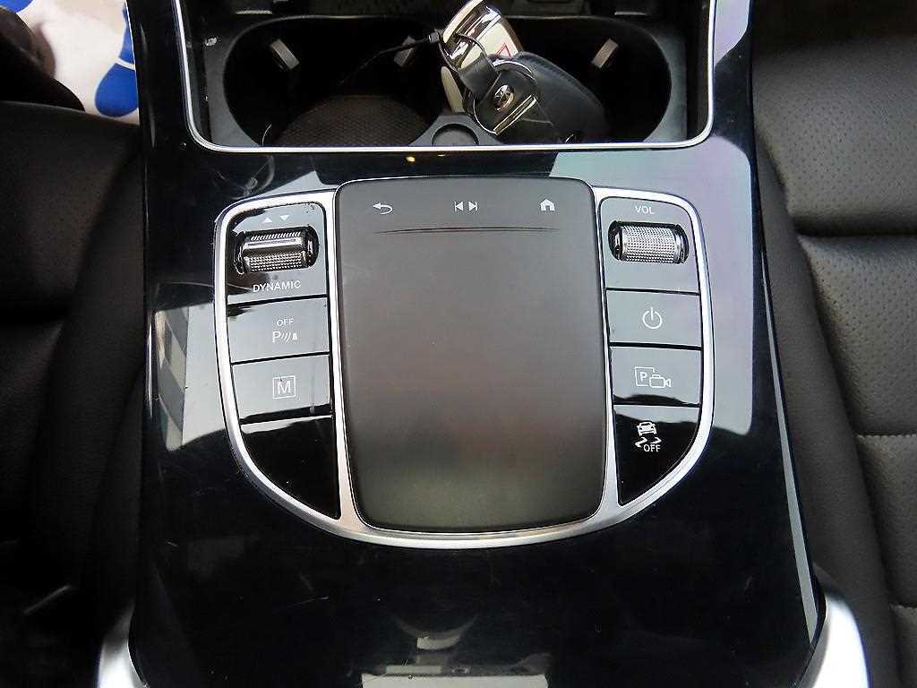 Mercedes Benz GLC Class - Vista 12