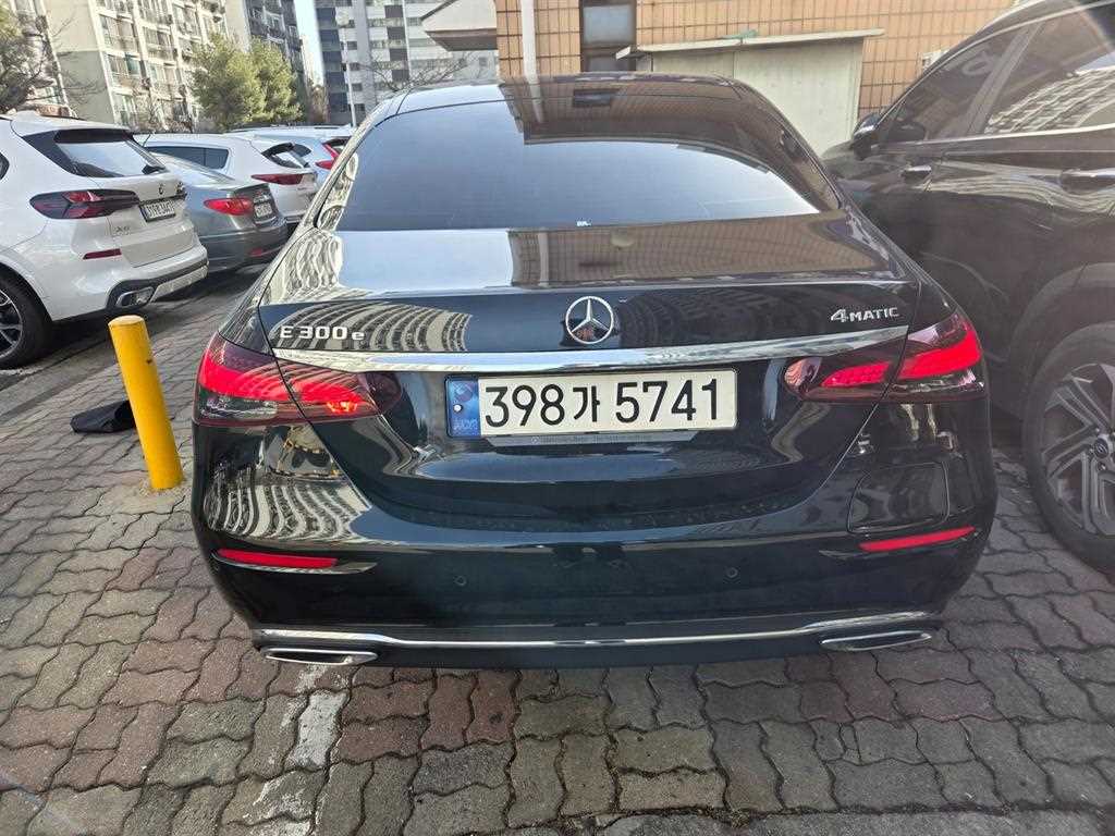 Mercedes Benz E class - Vista 2