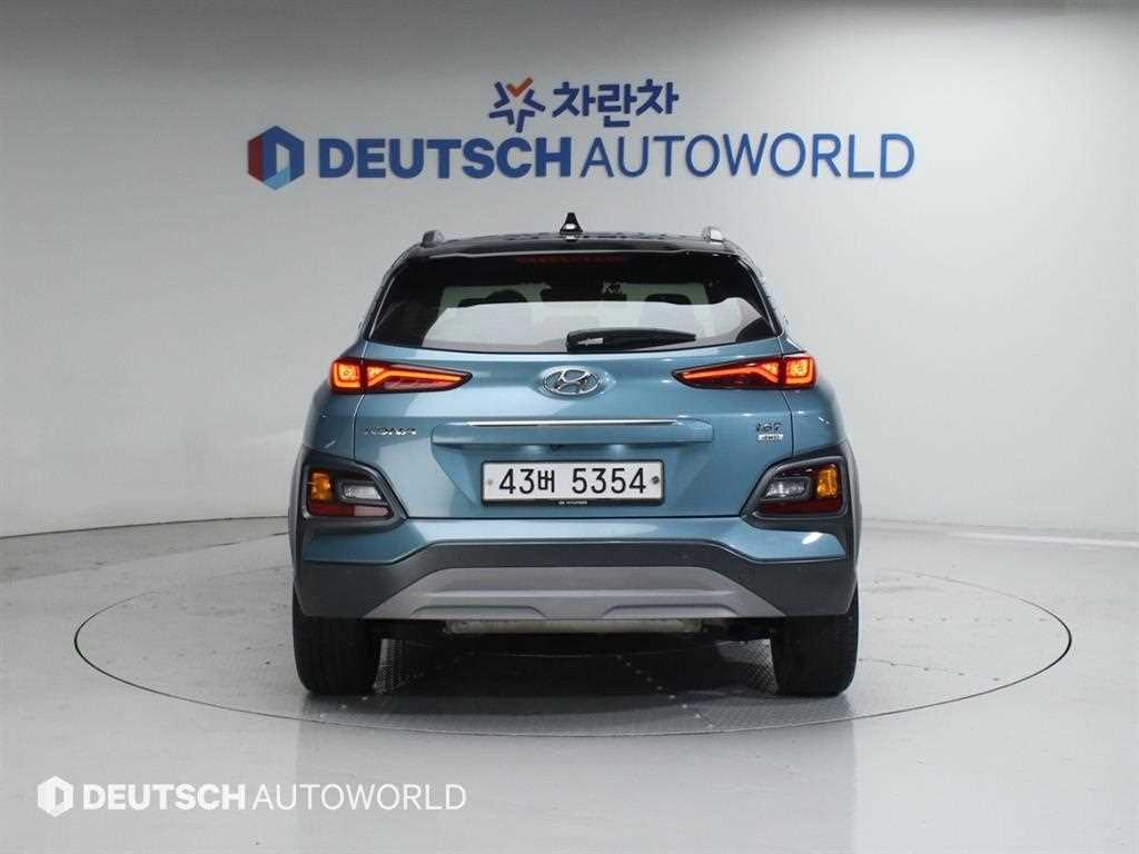 HYUNDAI Kona - Vista 4