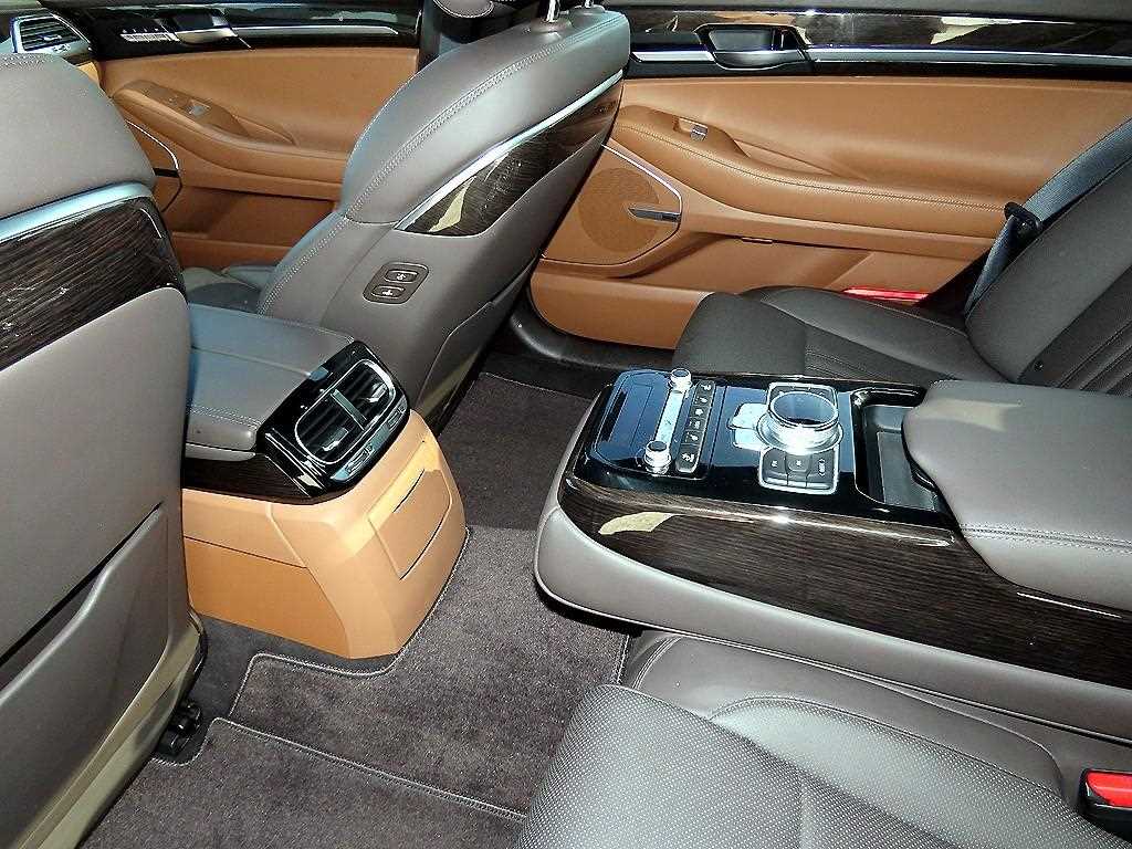 Genesis G90 2019 Negro - Importación desde Corea - HF Imports Iquique - Foto 17