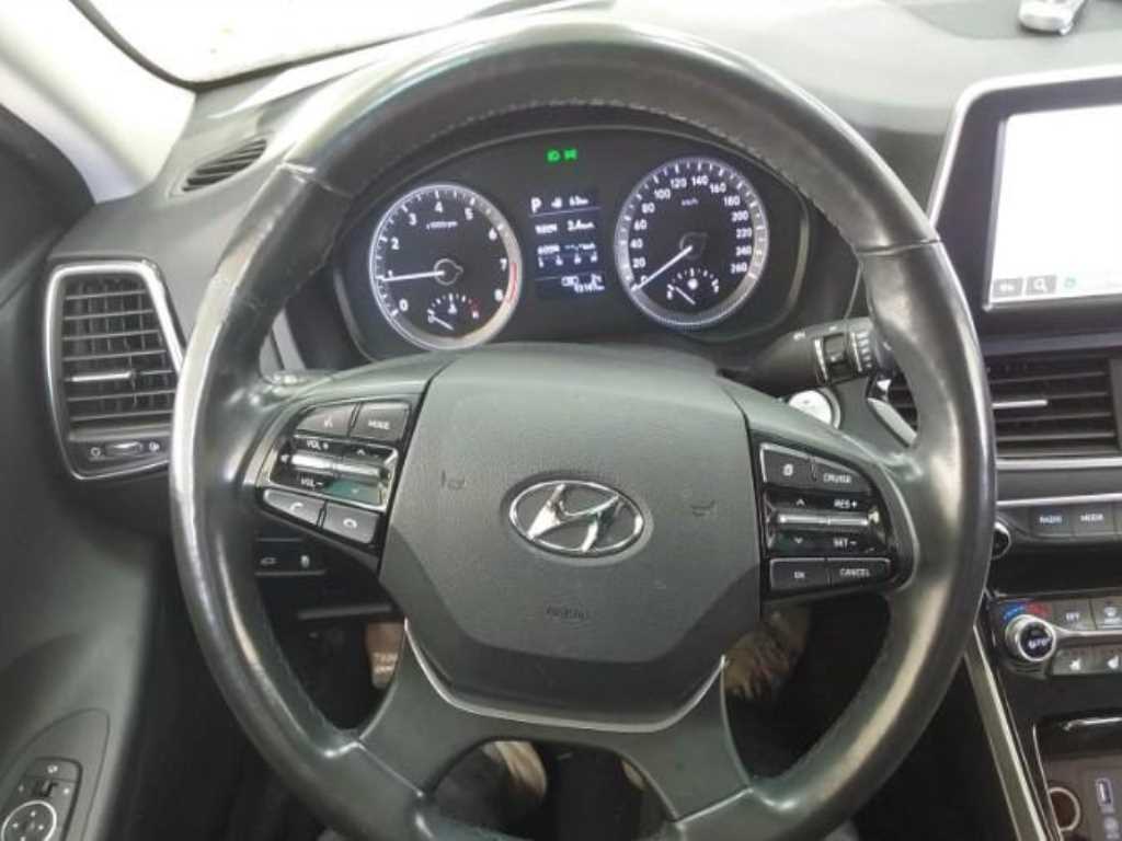 HYUNDAI Grandeur - Vista 4