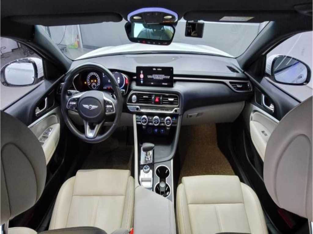 Genesis G70 - Vista 5