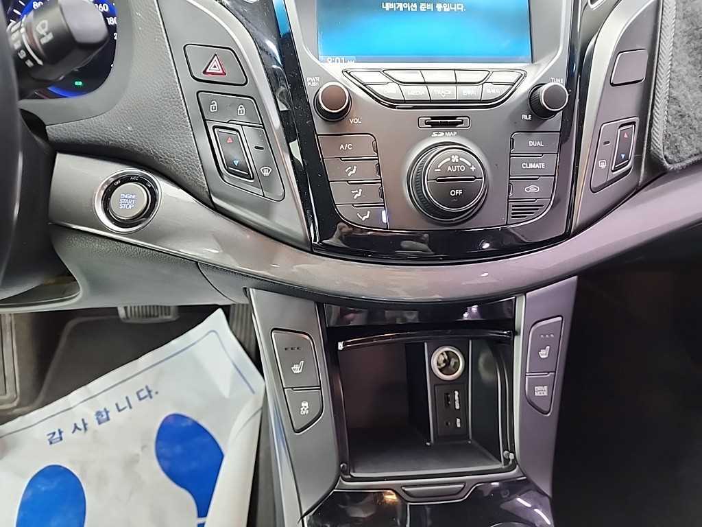 HYUNDAI i40 - Vista 10