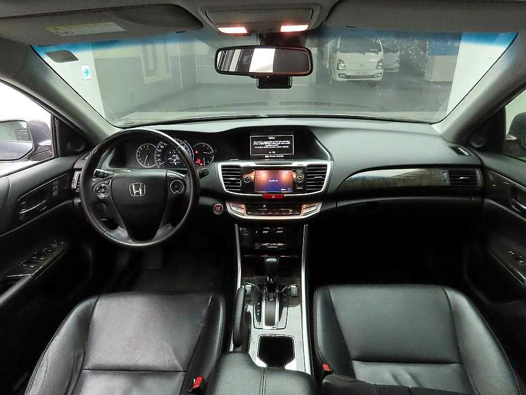 Honda Accord - Vista 8