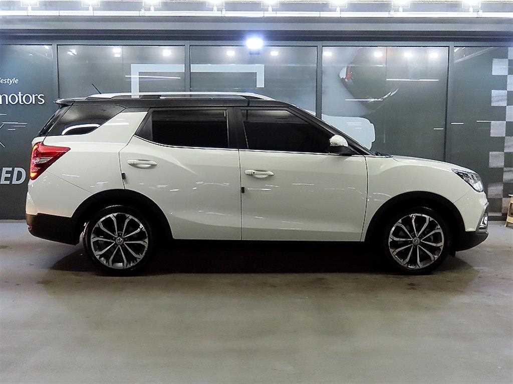 Ssangyong Tivoli - Vista 3