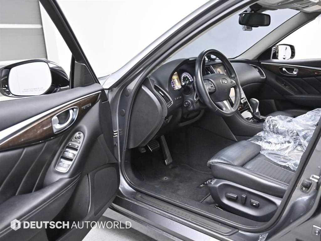 Infiniti Q - Vista 10