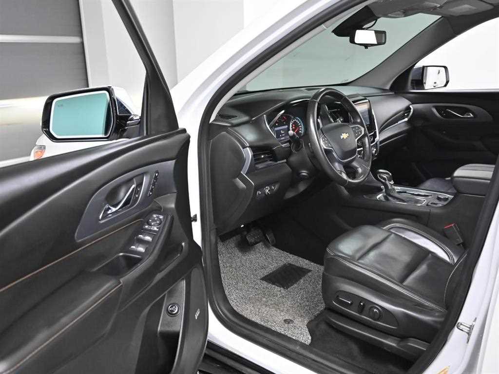 Chevrolet Travers - Vista 11