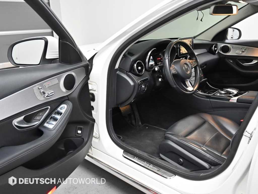 Mercedes Benz C Class - Vista 11