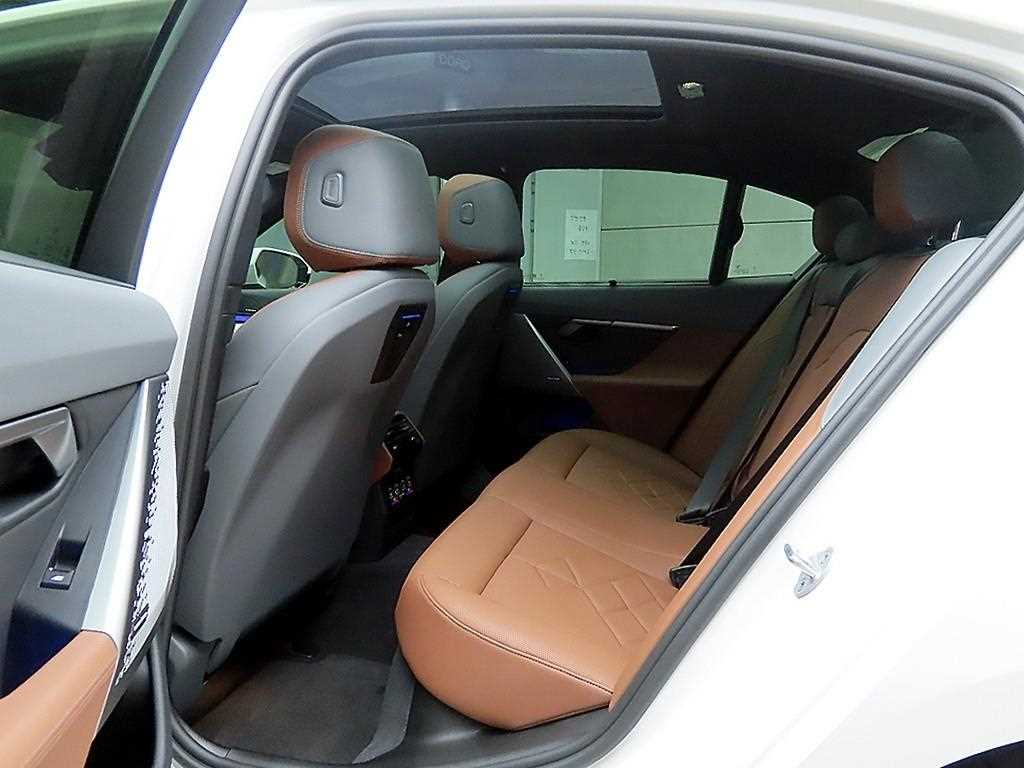 BMW 5 Series - Vista 6