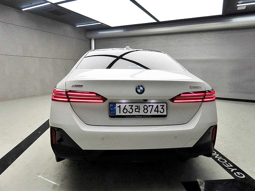 BMW 5 Series - Vista 3