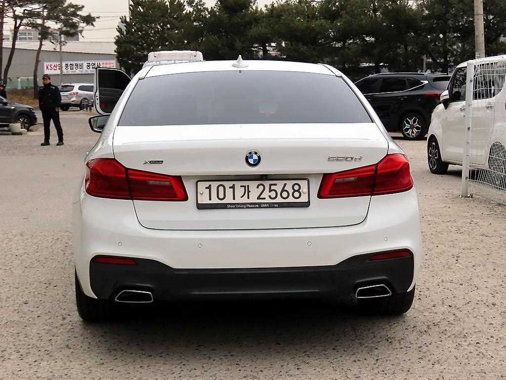 BMW 5 Series - Vista 4