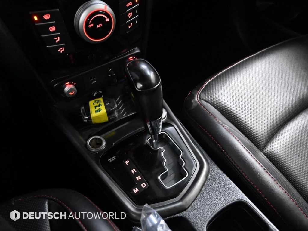 Ssangyong Tivoli - Vista 9