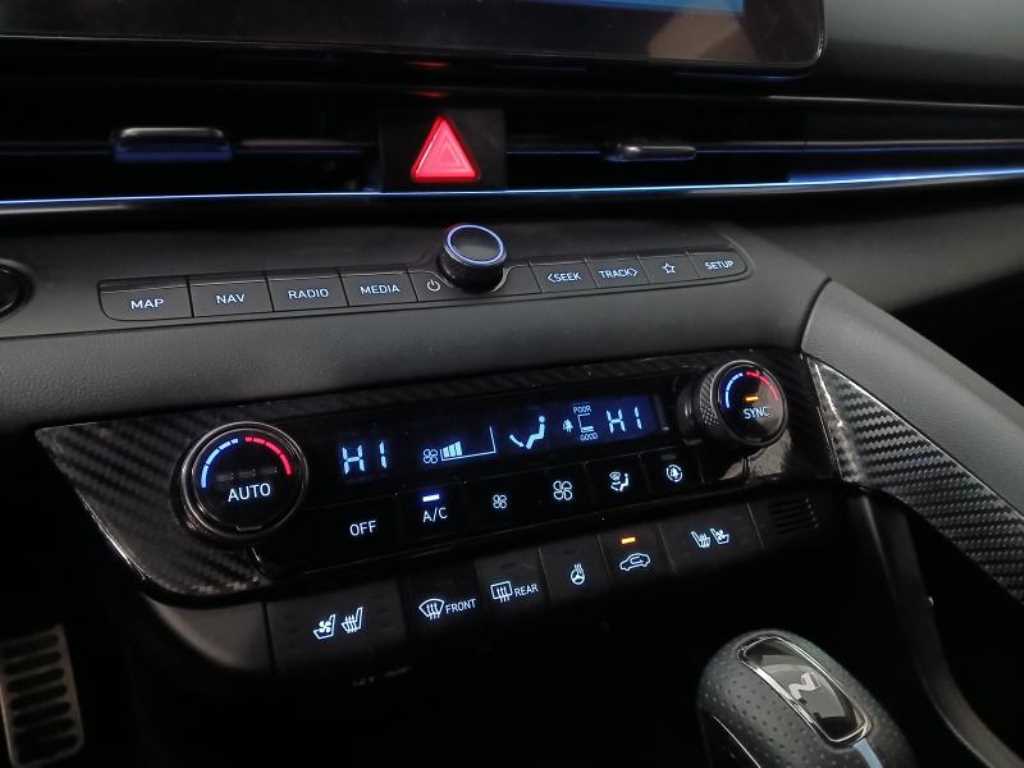 HYUNDAI Avante - Vista 12