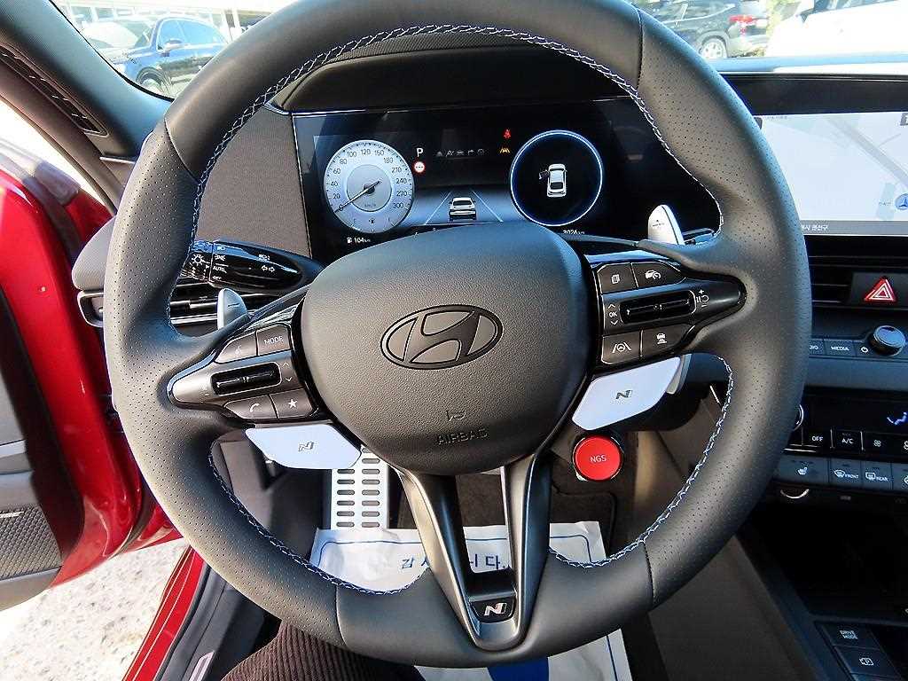 HYUNDAI Avante - Vista 8