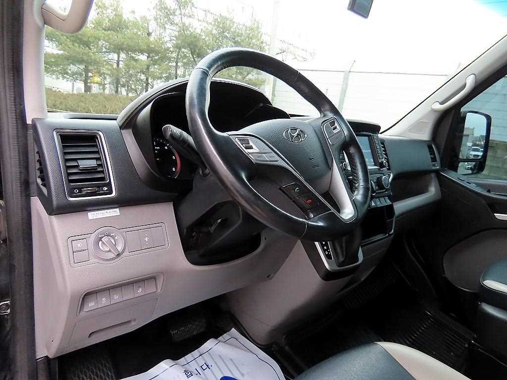 HYUNDAI Solati - Vista 8