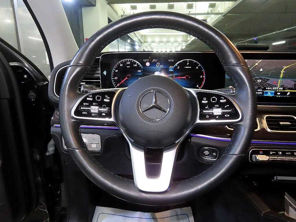 Mercedes Benz GLE Class - Vista 8