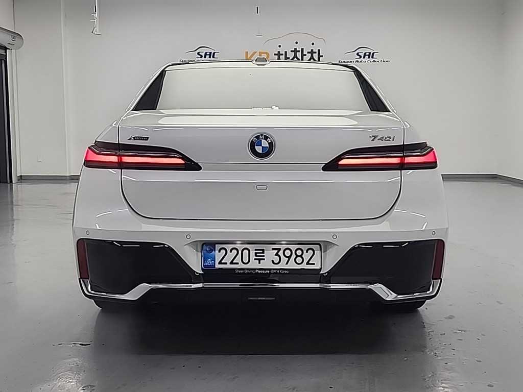 BMW 7 Series - Vista 3