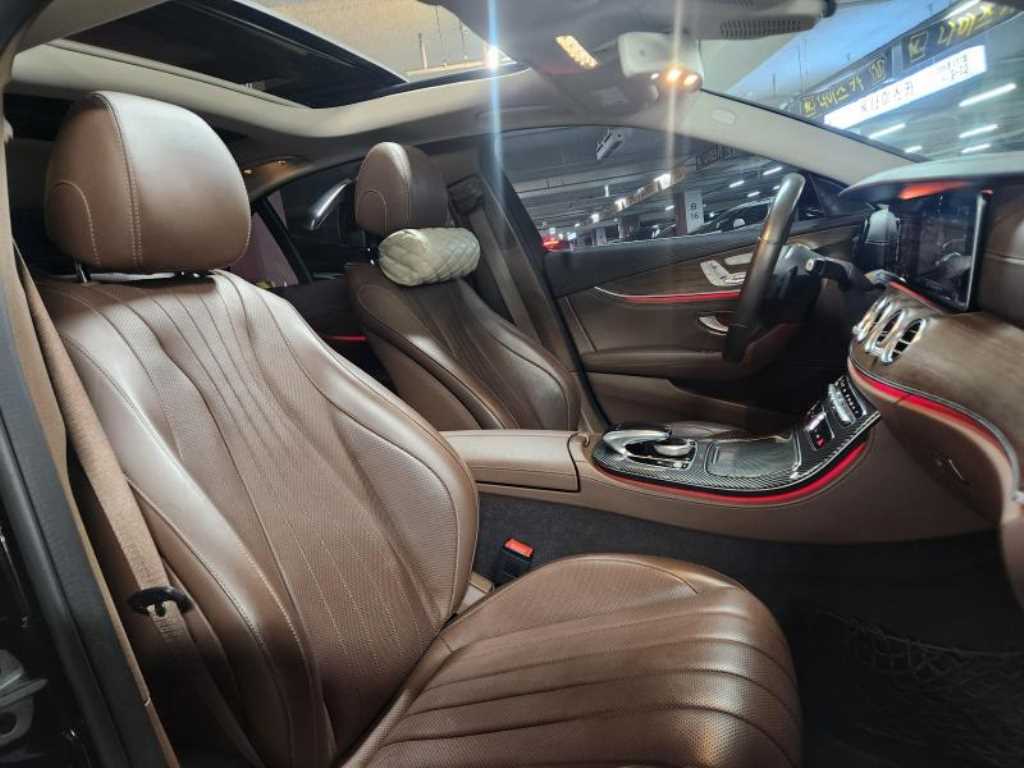 Mercedes Benz E class - Vista 11