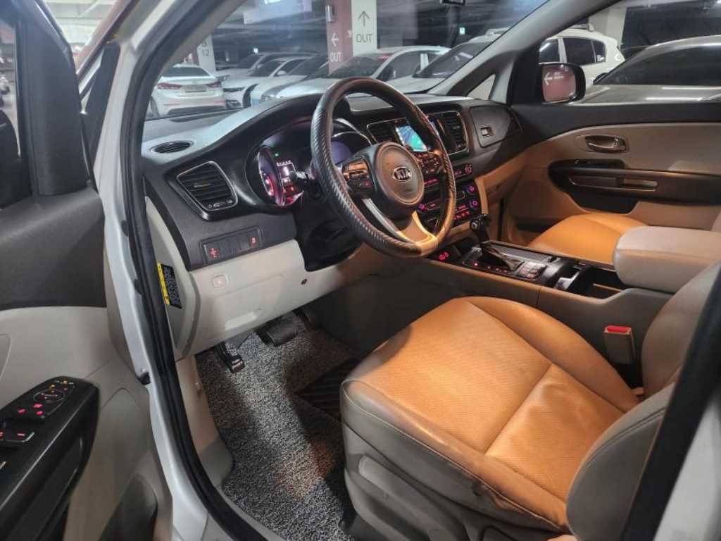 KIA Carnival 2016 - Importación desde Corea - HF Imports Iquique - Foto 15