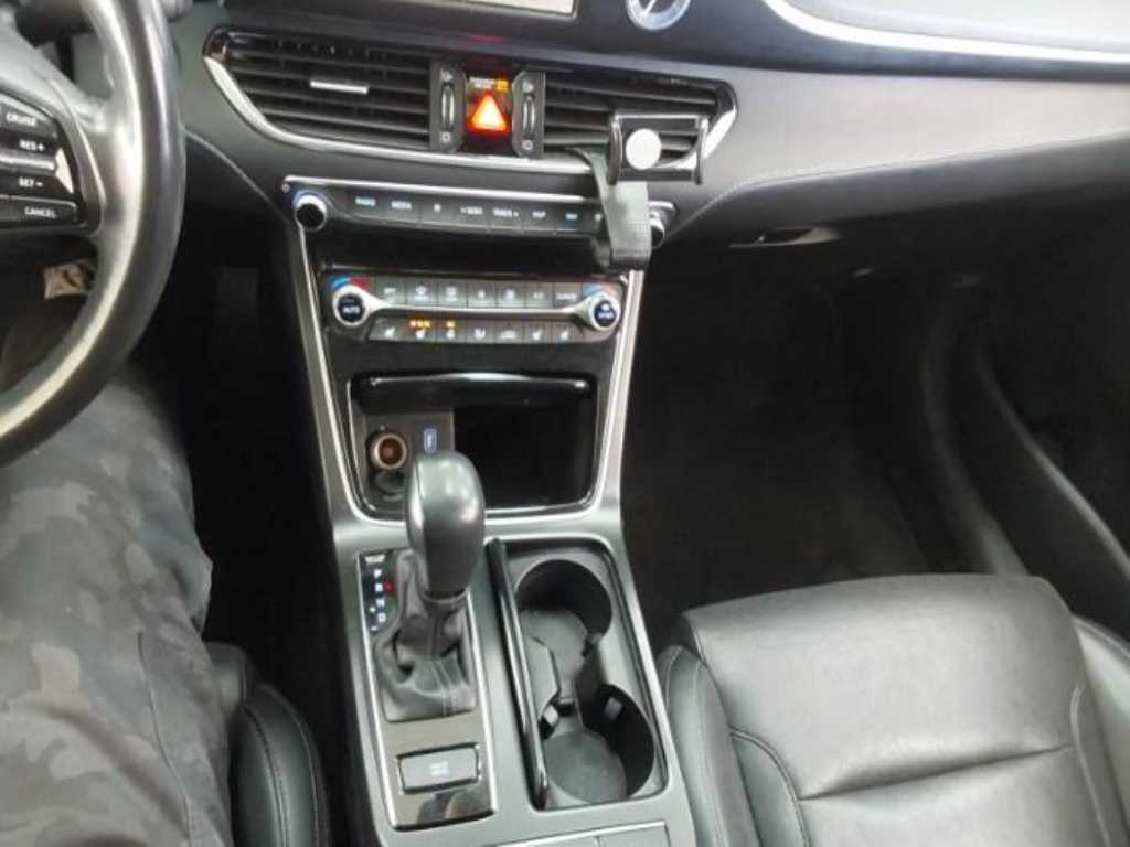 HYUNDAI Grandeur - Vista 9