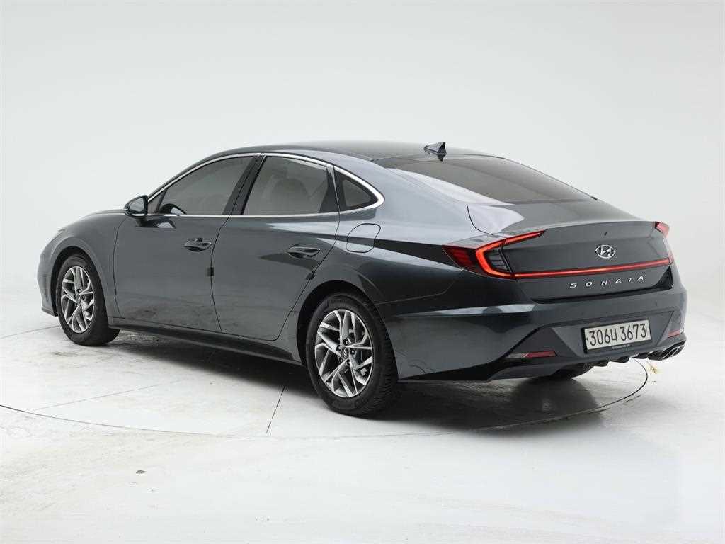 HYUNDAI Sonata - Vista 4