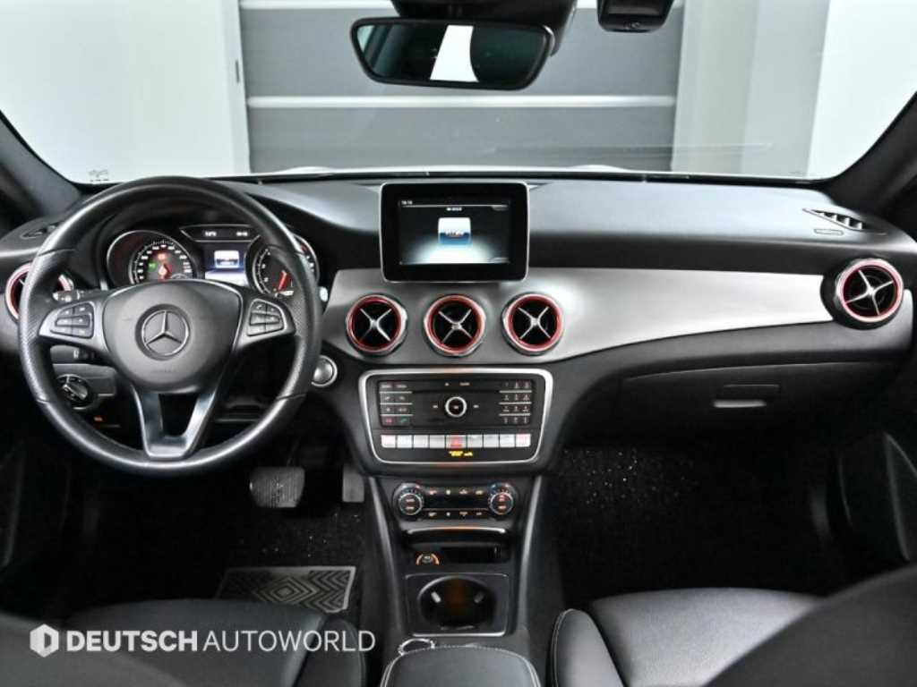 Mercedes Benz GLA Class - Vista 7