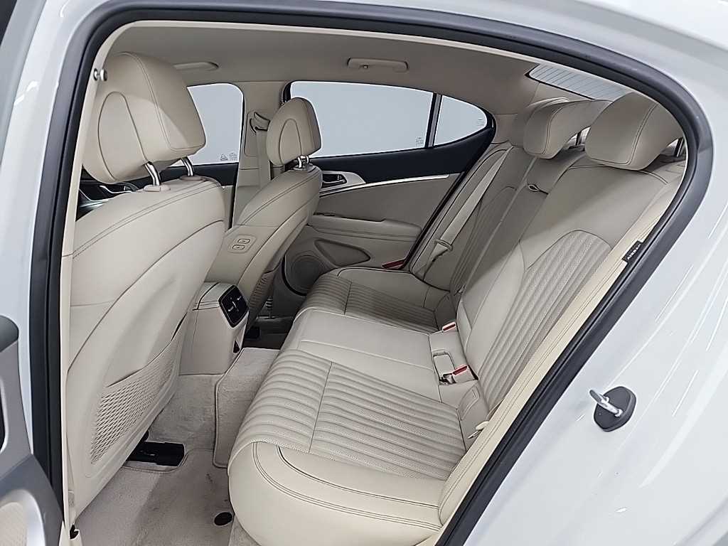 Genesis G70 - Vista 12