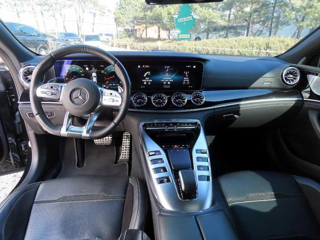 Mercedes Benz AMG GT - Vista 7