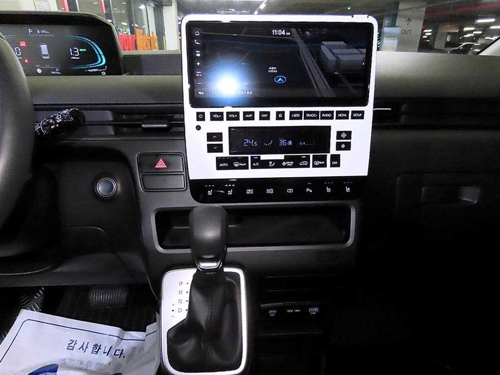 HYUNDAI Staria - Vista 11