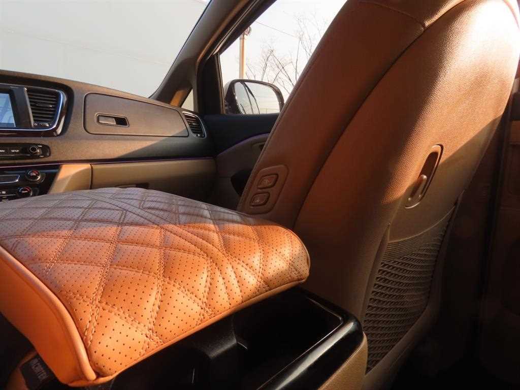 KIA Carnival - Vista 8