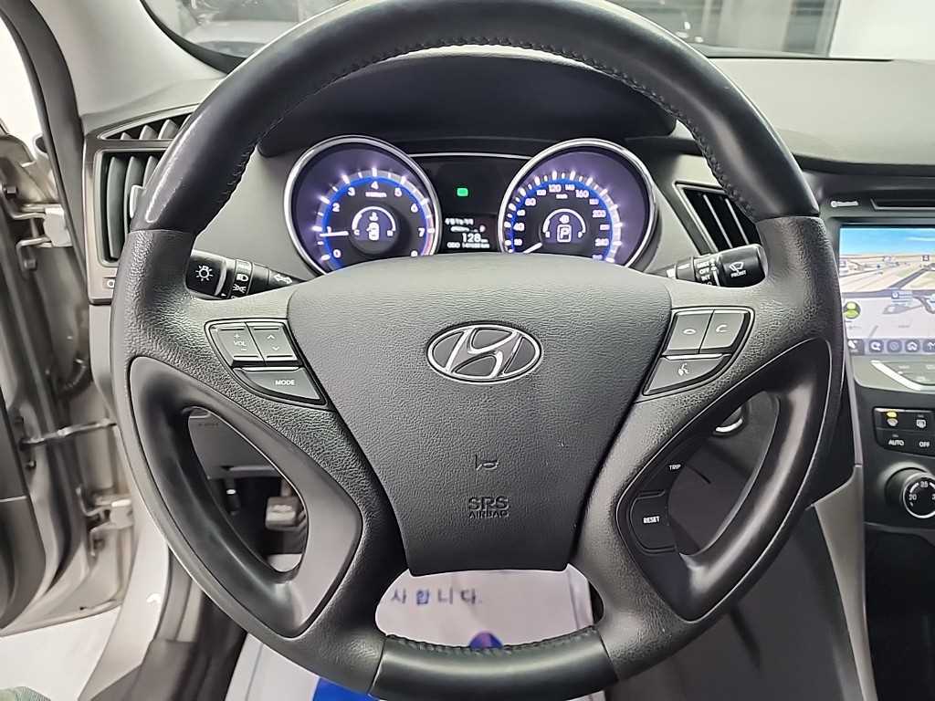 HYUNDAI Sonata - Vista 9