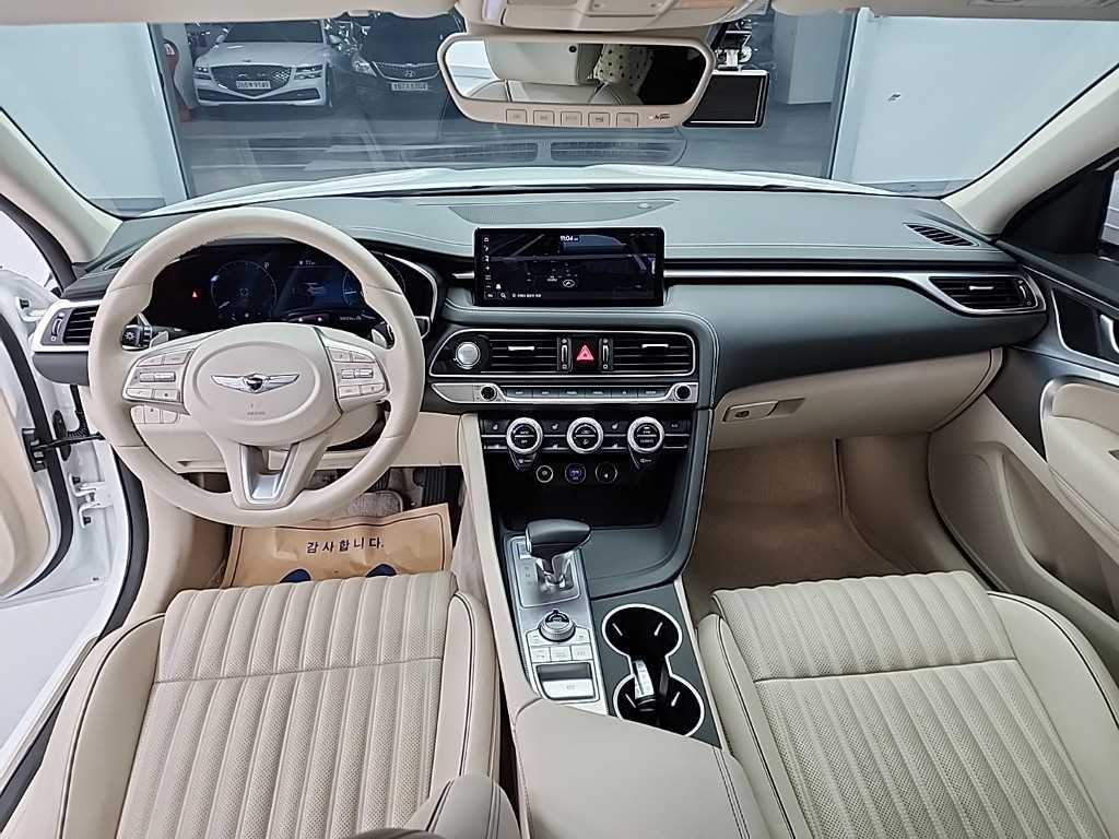 Genesis G70 - Vista 7