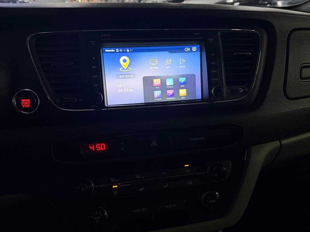 KIA Carnival - Vista 8