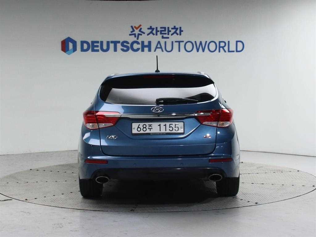 HYUNDAI i40 - Vista 4