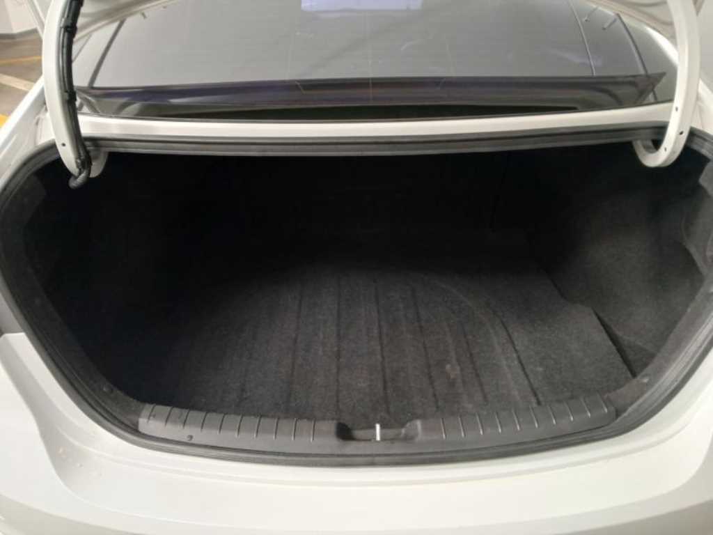 HYUNDAI Avante 2018 Blanco - Importación desde Corea - HF Imports Iquique - Foto 18