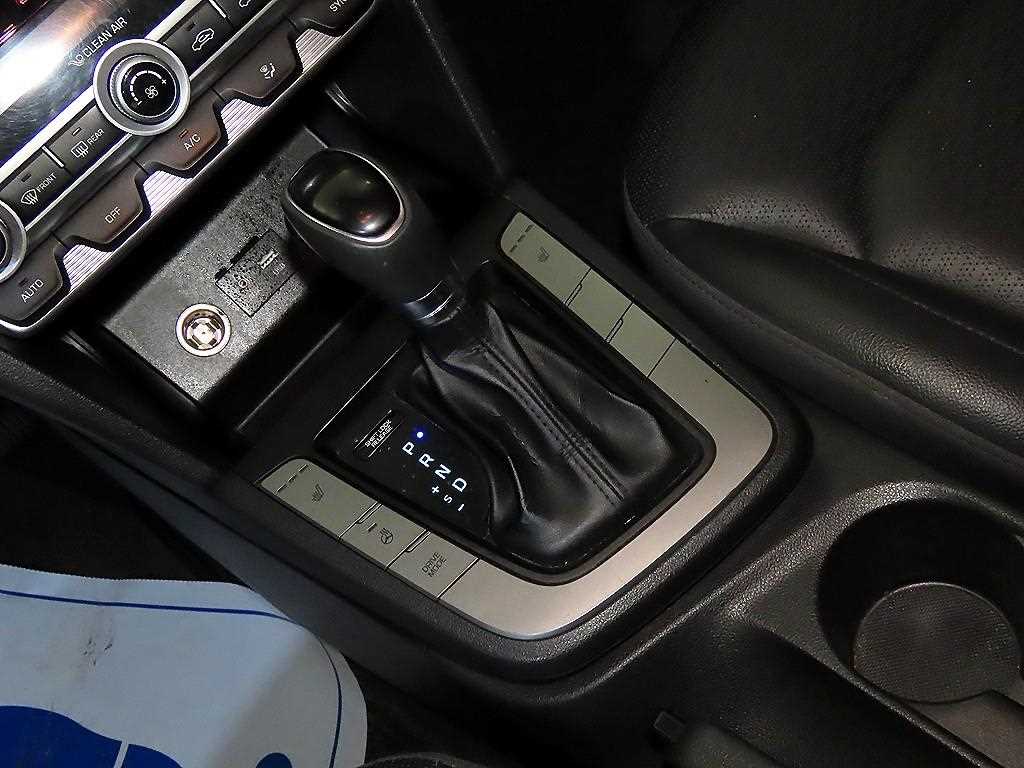 HYUNDAI Avante - Vista 12