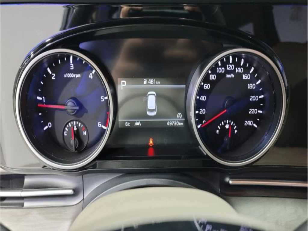 KIA Carnival - Vista 5