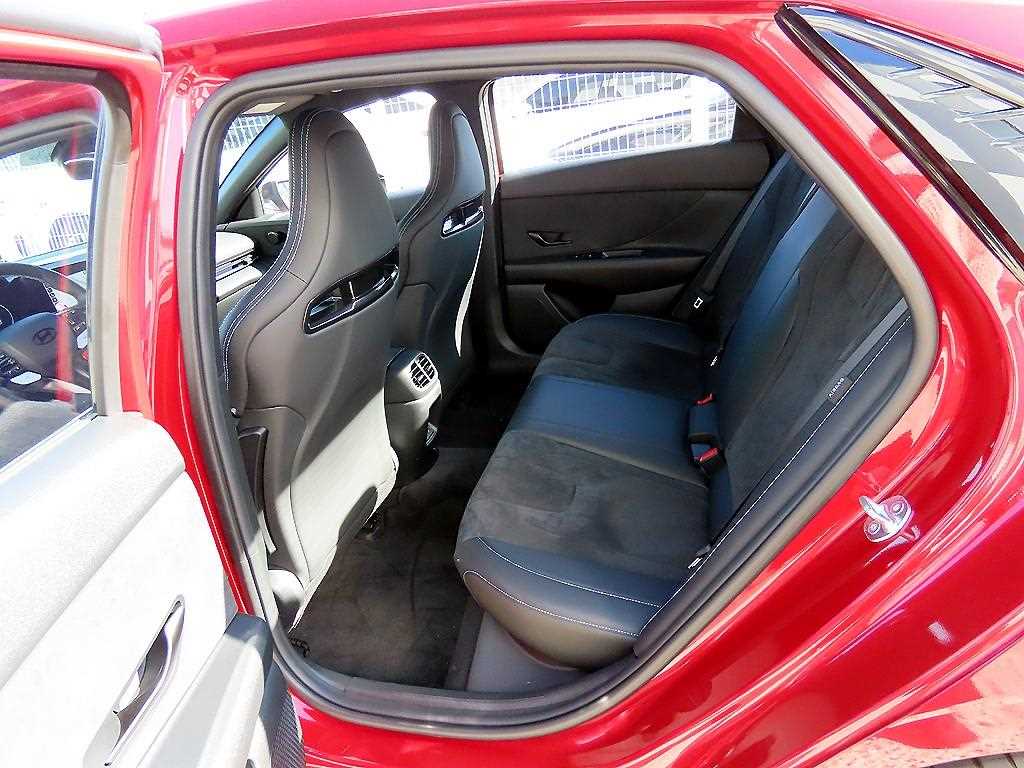 HYUNDAI Avante - Vista 6