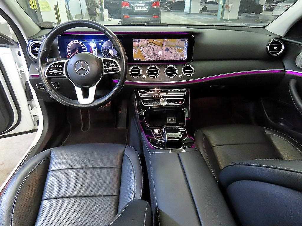 Mercedes Benz E class - Vista 10