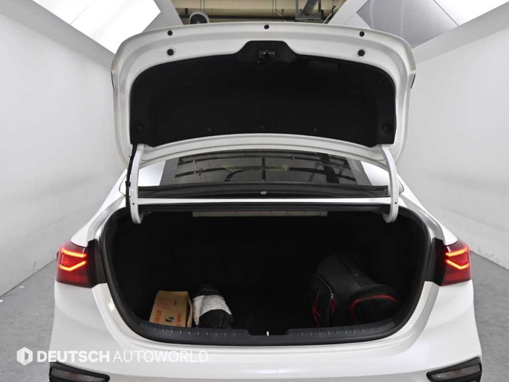 KIA K3 2019 Blanco - Importación desde Corea - HF Imports Iquique - Foto 20