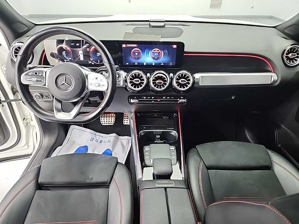 Mercedes Benz GLB Class - Vista 7