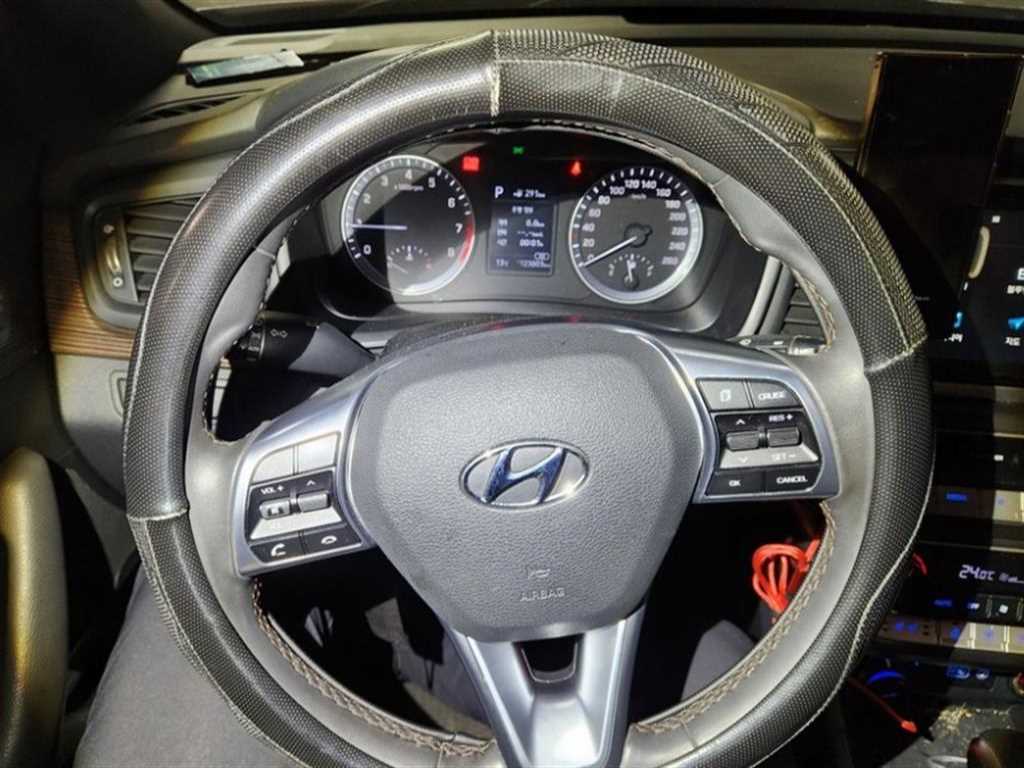 HYUNDAI Sonata - Vista 9