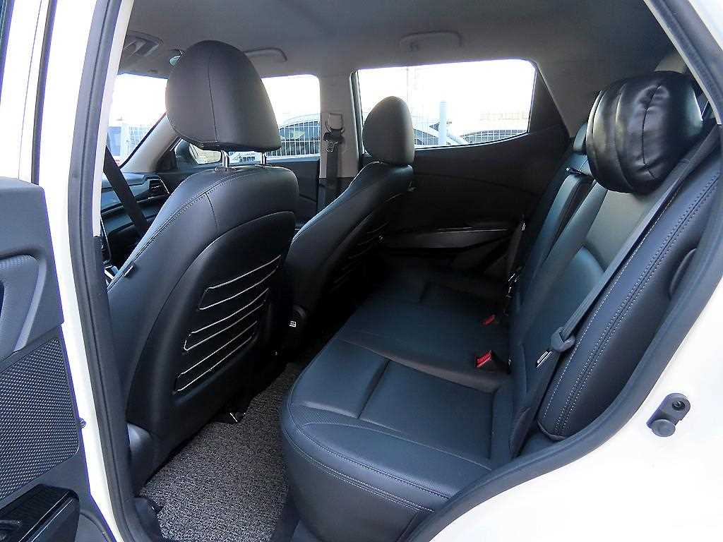 Ssangyong Tivoli - Vista 6