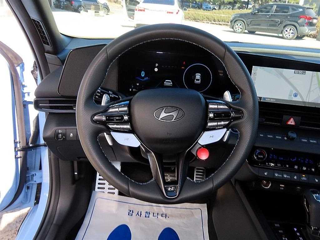 HYUNDAI Avante - Vista 8