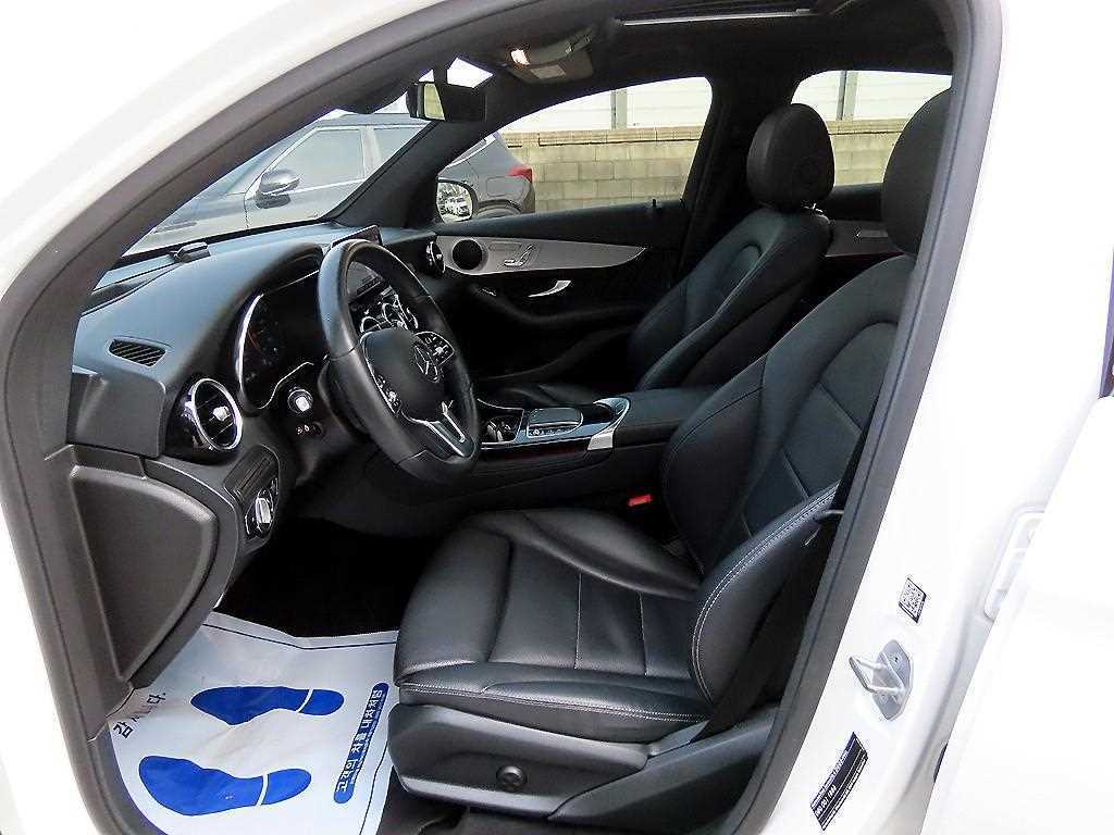 Mercedes Benz GLC Class - Vista 5