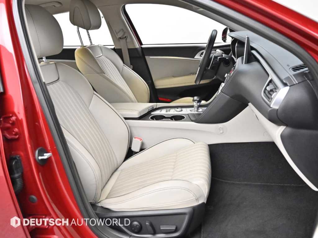 Genesis G70 - Vista 10